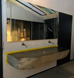 Custom-made natural stone washbasin tailored to individual customer requirements and precise specifications, crafted by Gasser Naturstein in Barbian, South Tyrol. | © ©Gasser Naturstein