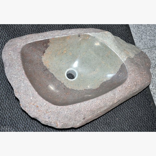 Wash basin in porphyry