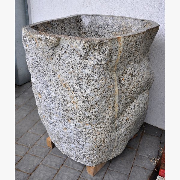 Tonalite stone washbasin, ice fountain, kneipp basin