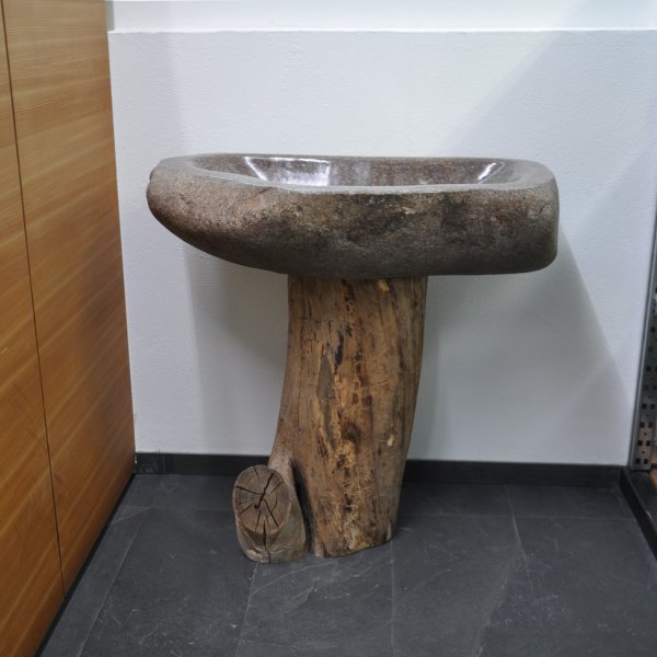 Lavabo in porfido dell val d´ega