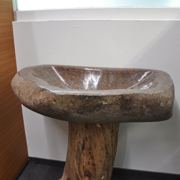 Lavabo in porfido dell val d´ega