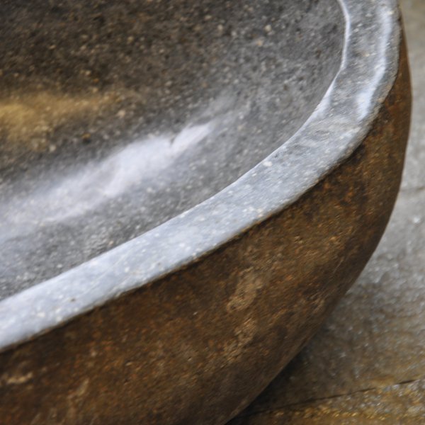 Lavabo in basalto