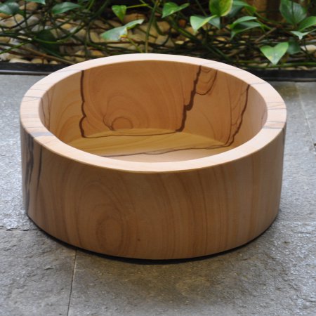 Round sandstone washbasin with slant on top | © ©Gasser Naturstein