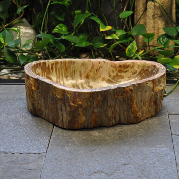 gelbliches versteinertes Holz Waschbecken