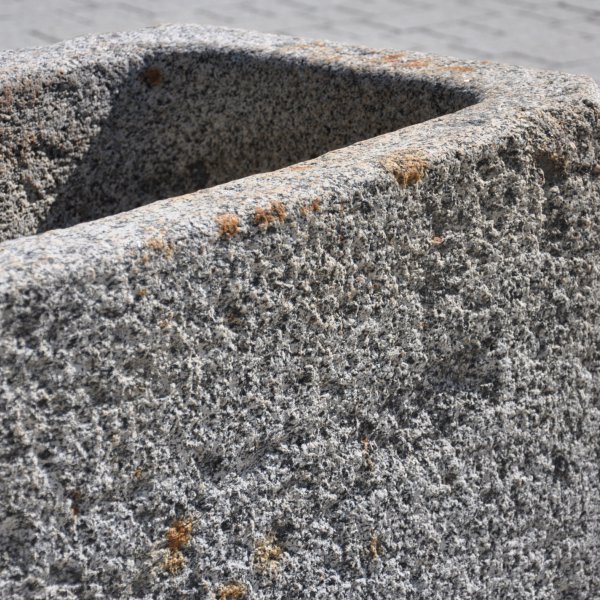 antiker Granit Brunnen 