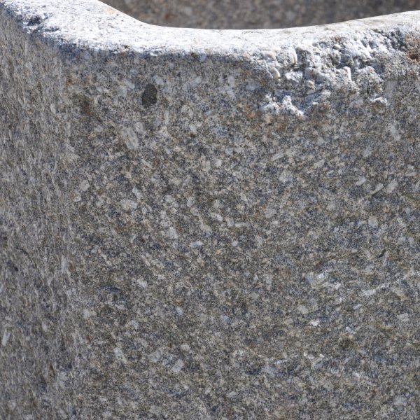 antiker Granit Brunnen 