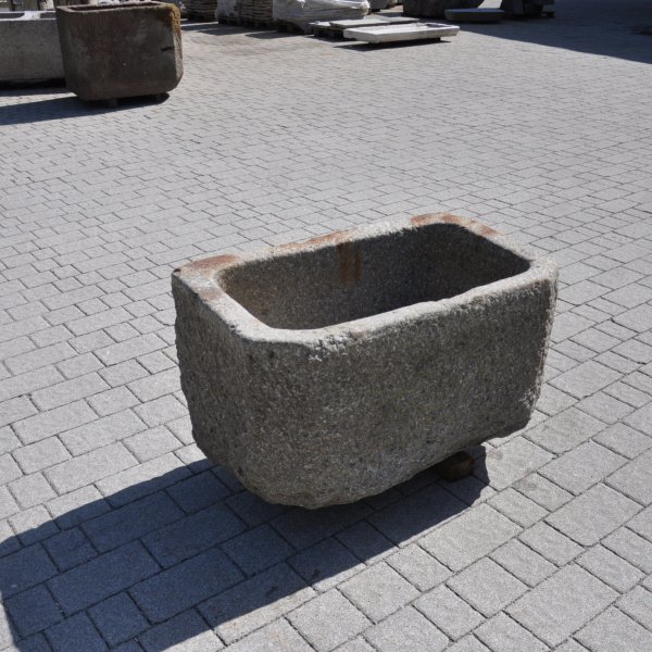 antiker Granit Brunnen 