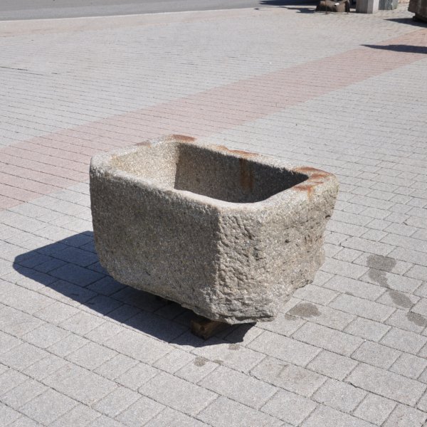 antiker Granit Brunnen 