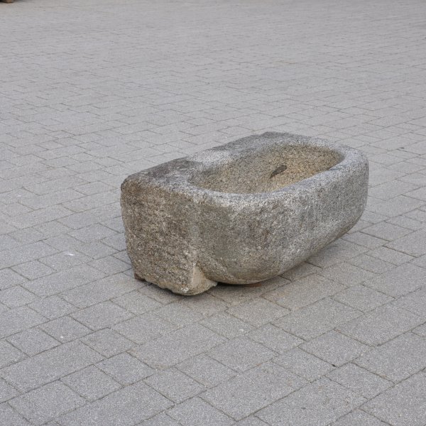 antiker Granit Brunnen 