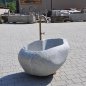 Brunnen aus Granit. Regionaler Brunnen von Gasser Naturstein Angefertigt