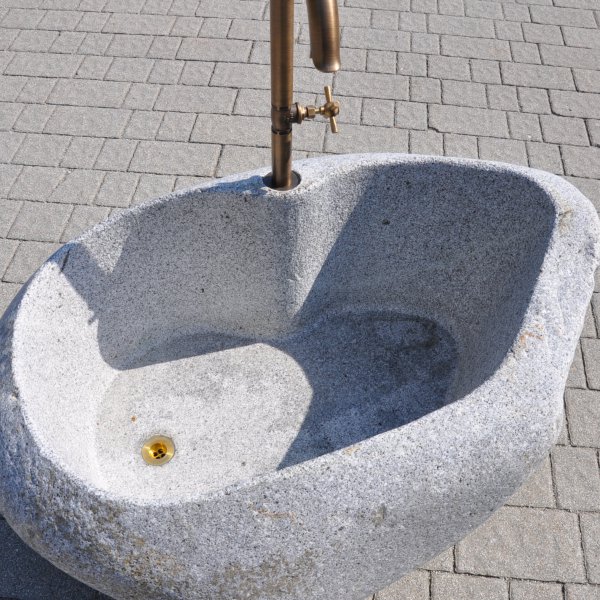  Naturstein Brunnen aus Südtirol 