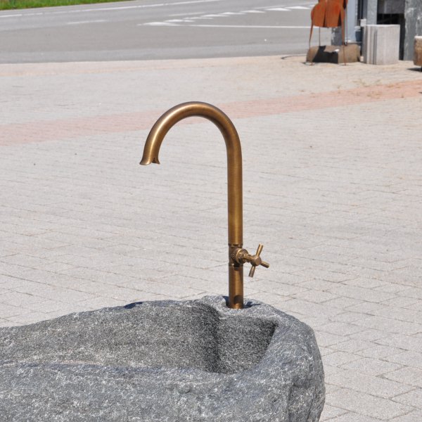 Frostsichere Auslaufhähne für Gartenbrunnen & Natursteine. Langlebige Messing-Armaturen für das ganze Jahr. Entdecken Sie unsere Bestseller!