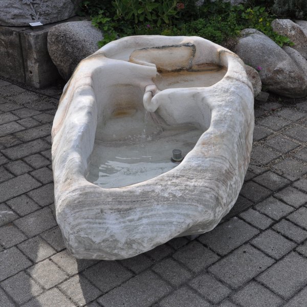 Passeirer Marmor Schnabelbrunnen