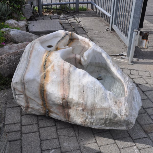 Passeirer Marmor Schnabelbrunnen