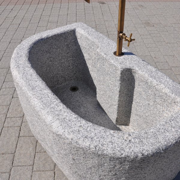 schlesischer Granitbrunnen