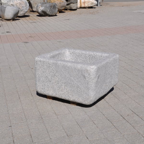 schlesischer Granit Brunnentrog | © ©Gasser Naturstein