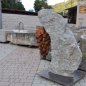 Grappolo d’uva fissato su un masso di gneiss della Val Passiria