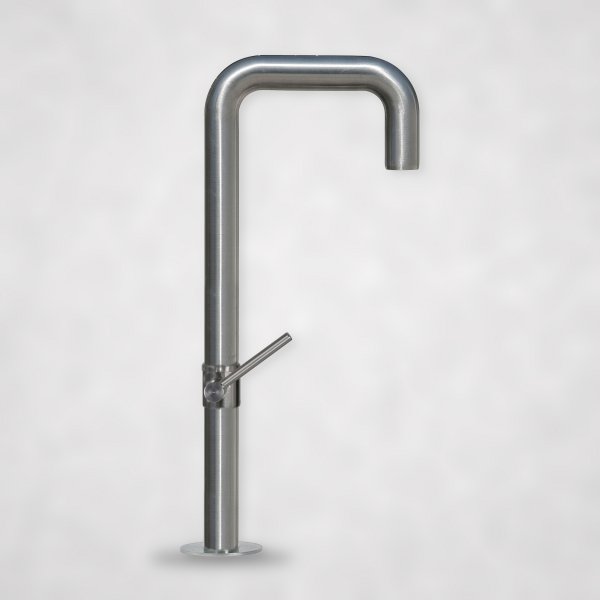 Steinbrunnen mit Wasserhahn – Edelstahl-Armatur mit Absperrventil für Gartenbrunnen