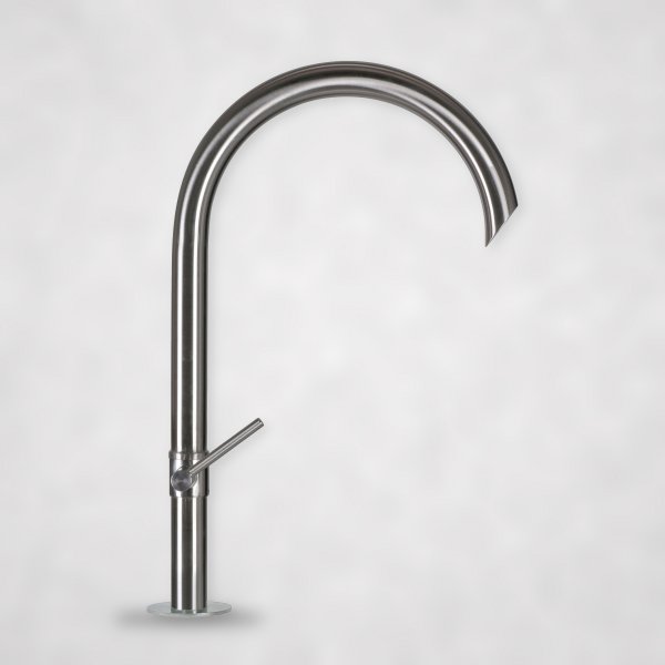 Rundbogen-Wasserhahn aus Edelstahl mit Absperrventil – klassischer Wasserauslauf für Brunnen