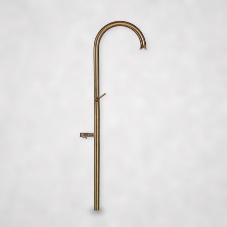 Design-Wasserhahn aus Messing mit Absperrventil – Armatur nach Maß für die Gartengestaltung