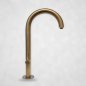Rubinetto da giardino in ottone con pulsante – rubinetteria di design per l'arredo esterni